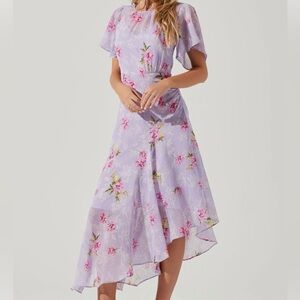 ASTR the label Flutter Sleeve Asymmetrical Floral Dress - Large - NWT
